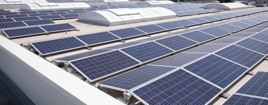 AdobeStock 436533640 geaendert 1024x404 - Nachhaltigkeit in Zahlen: Das SOLARZENTRUM NIEDERRHEIN gestaltet die Energieeffizienz von Unternehmen
